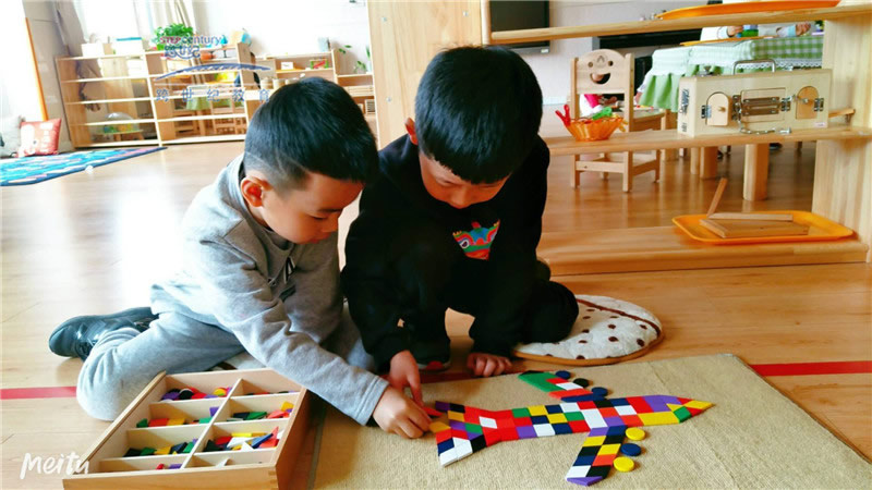 山東青島天?？缡兰o幼兒園：這樣的孩子成長記錄，每個蒙氏教師都要學起來!